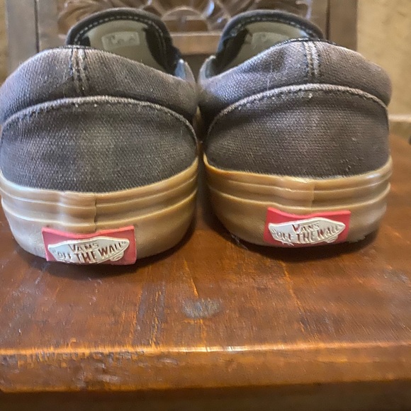 Custom Vans - Picture 3 of 6